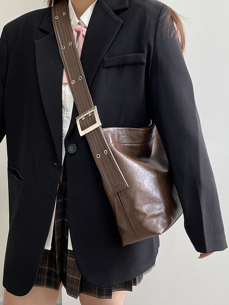 Women's Large Capacity Tote Bag - Melard Niche Design for Spring/Summer - Versatile Shoulder & Crossbody Style Women's Large Capacity Tote Bag - Melard Niche Design for Spring/Summer - Versatile Shoulder & Crossbody Style