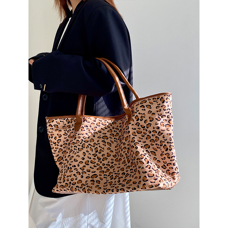 Women's Leopard Print Retro Tote Bag - Trendy Large Capacity Shoulder Handbag for 2025 Fashion