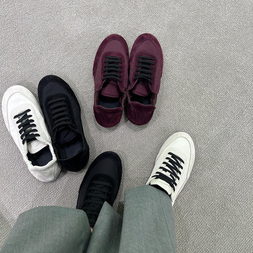 Women's Lightweight Low-Top Training Shoes - Comfortable Stylish Casual Flat Sports Sneakers in White Women's Lightweight Low-Top Training Shoes - Comfortable Stylish Casual Flat Sports Sneakers in White