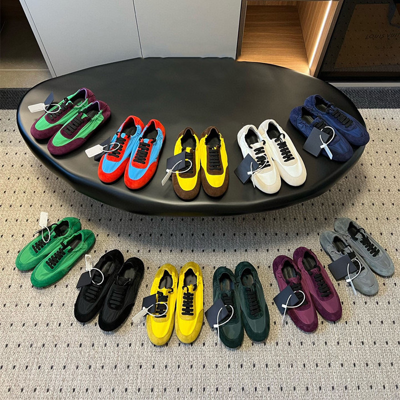 Women's Lightweight Low-Top Training Shoes - Comfortable Stylish Casual Flat Sports Sneakers in White