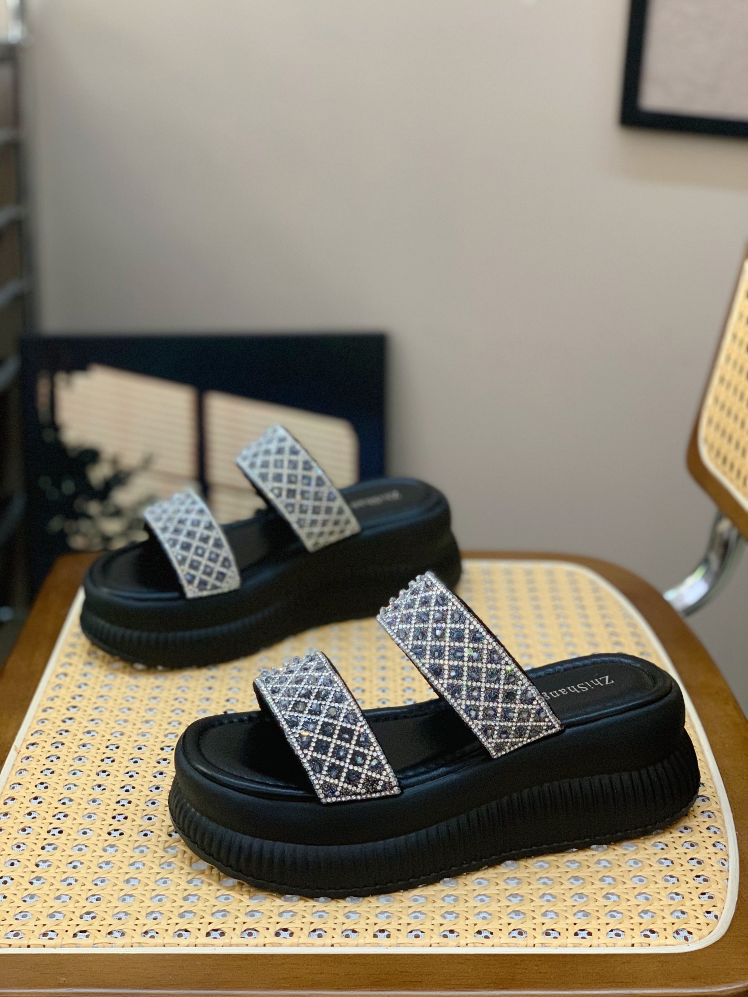 Women's Lightweight Rhinestone Slip-On Platform Sandals - Versatile & Comfortable Summer Style 2025