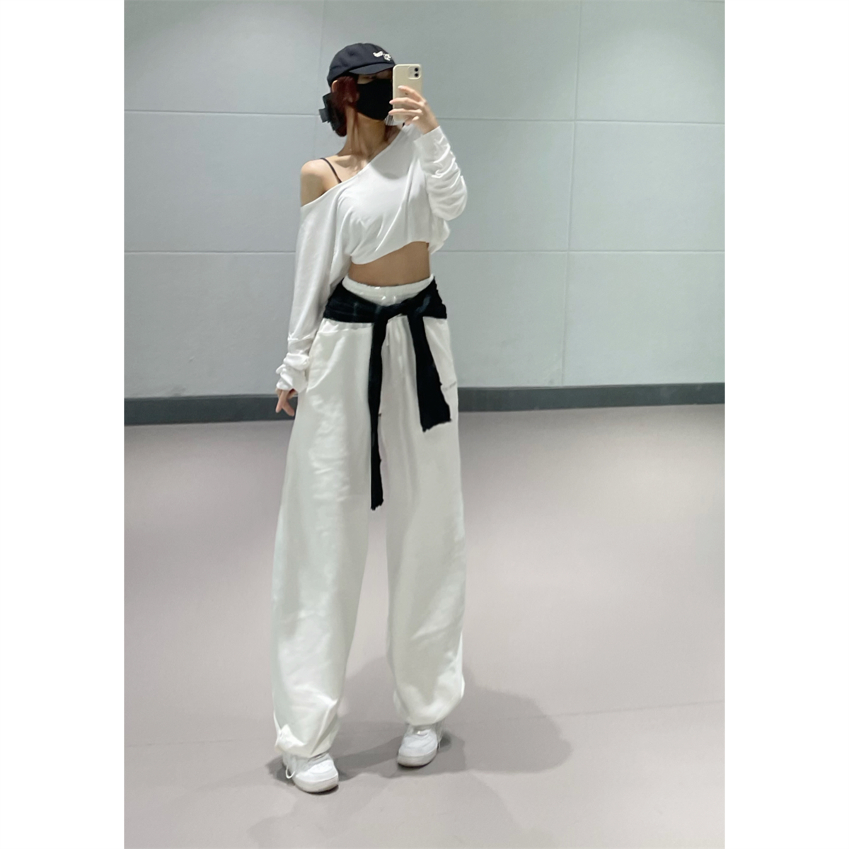 Women's Loose Off-Shoulder Long Sleeve Jazz Dance Crop Top - White Sun Protection T-Shirt for 90s Inspired Style Women's Loose Off-Shoulder Long Sleeve Jazz Dance Crop Top - White Sun Protection T-Shirt for 90s Inspired Style