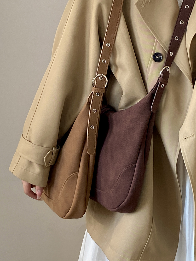 Women's Matte Retro Saddle Bag - 2025 Niche Design, Large Capacity, Versatile Shoulder & Crossbody Style Women's Matte Retro Saddle Bag - 2025 Niche Design, Large Capacity, Versatile Shoulder & Crossbody Style