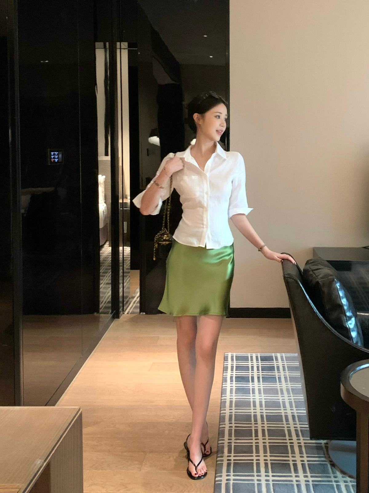 Women's Mid-Sleeve Natural Wrinkled Shirt with Waist Design - 2025 Summer Style, Trendy and Chic Top for Effortless Fashion Women's Mid-Sleeve Natural Wrinkled Shirt with Waist Design - 2025 Summer Style, Trendy and Chic Top for Effortless Fashion