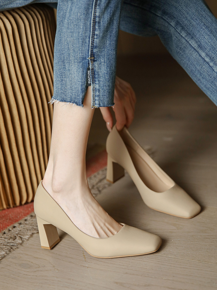 Women's Nude Square-Toed High Heels with 7CM Chunky Heel - Minimalist Soft Leather Work Shoes for Commuting and Professional Wear