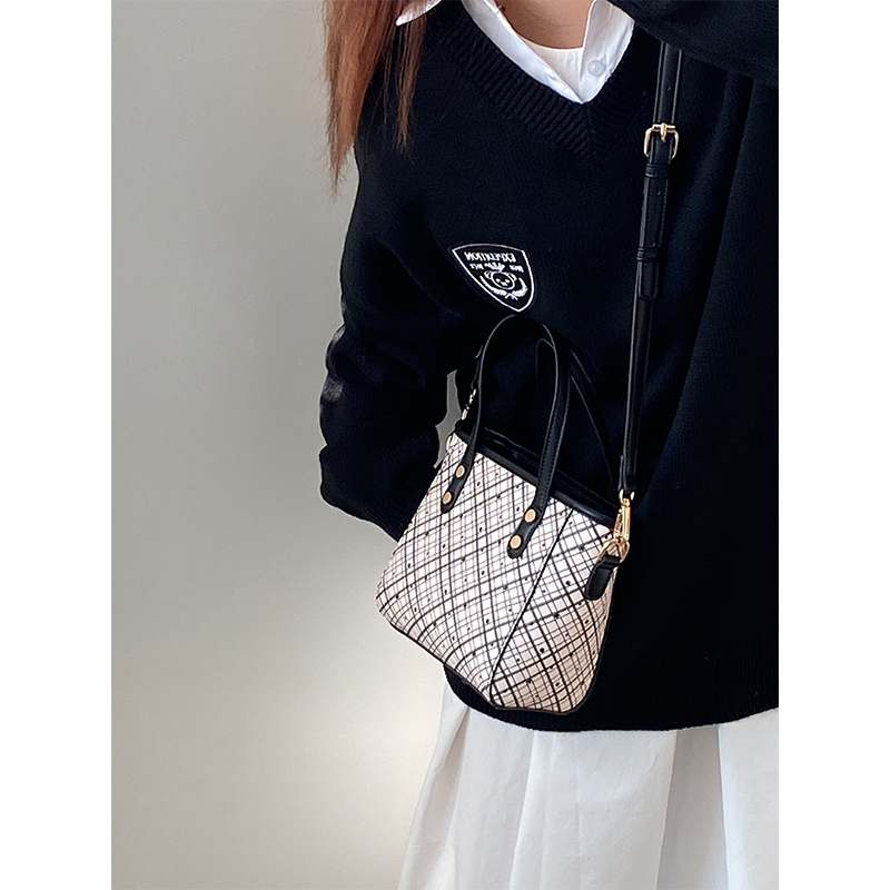 Women's Plaid Vegetable Basket Handbag - Versatile Crossbody Shoulder Bag for 2025 Niche Design