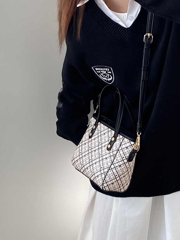 Women's Plaid Vegetable Basket Handbag - Versatile Crossbody Shoulder Bag for 2025 Niche Design