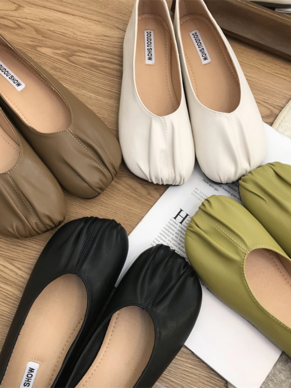 Women's Pleated Flat Loafers - 2025 Korean Style Grandma Shoes, Versatile Shallow Mouth Bean Shoes for Everyday Wear