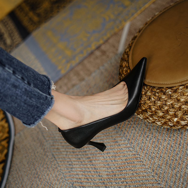 Women's Pointed Toe Black Work Shoes - 7cm Thin Heel Genuine Leather Office Flats for Commuter Style Women's Pointed Toe Black Work Shoes - 7cm Thin Heel Genuine Leather Office Flats for Commuter Style