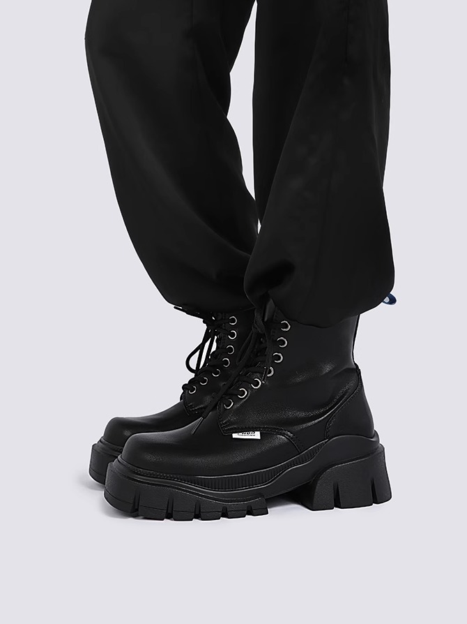 Women's Retro British Martin Boots - Thick-Soled Motorcycle Style, Versatile Black Short Boots for Spring 2025, Height-Increasing Design