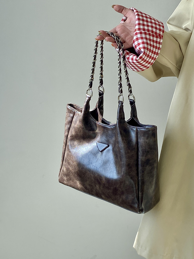 Women's Retro Chain Tote Bag - Large Capacity Handheld & Shoulder Bag for Spring/Summer Commuting Women's Retro Chain Tote Bag - Large Capacity Handheld & Shoulder Bag for Spring/Summer Commuting