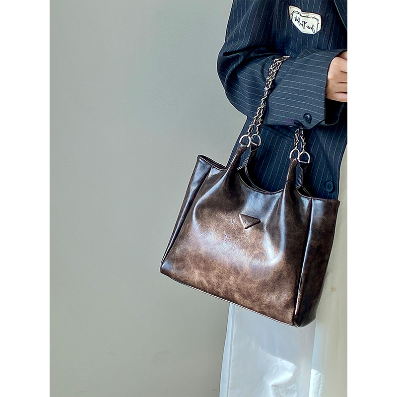 Women's Retro Chain Tote Bag - Large Capacity Handheld & Shoulder Bag for Spring/Summer Commuting