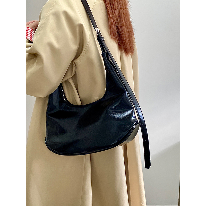 Women's Retro Dumpling Bag - Large Capacity Versatile Shoulder & Crossbody Underarm Bag - Chic 2025 Niche Design