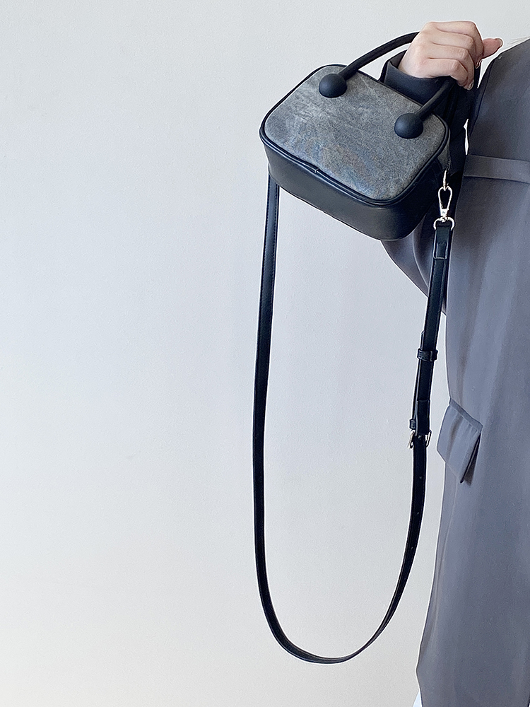 Women's Retro High-End Minimalist Tote Bag - Spring/Summer 2025 Small Crossbody Shoulder Bag