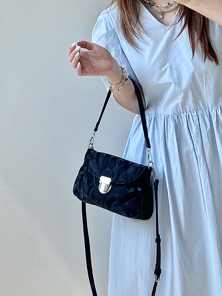 Women's Retro Lock Clutch Underarm Bag - High-End Versatile Shoulder Crossbody Small Bag in National Style Women's Retro Lock Clutch Underarm Bag - High-End Versatile Shoulder Crossbody Small Bag in National Style