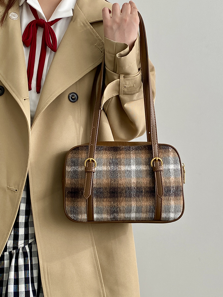 Women's Retro Plaid Shoulder Tote Bag - Large Capacity Underarm Bag for Spring and Summer 2025 Women's Retro Plaid Shoulder Tote Bag - Large Capacity Underarm Bag for Spring and Summer 2025