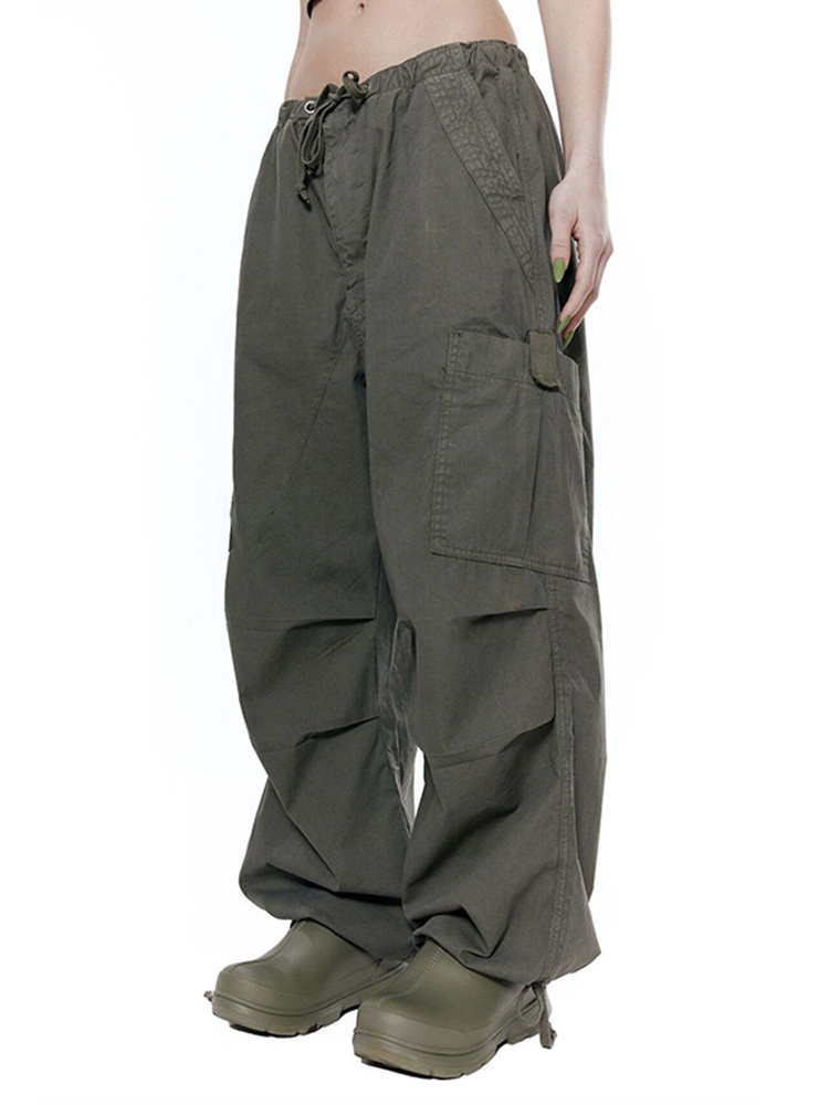 Women’s Retro Style Casual Cargo Pants with Drawstring Waist - Loose Fit Solid Color Pocket Trousers for Versatile Everyday Wear Women’s Retro Style Casual Cargo Pants with Drawstring Waist - Loose Fit Solid Color Pocket Trousers for Versatile Everyday Wear