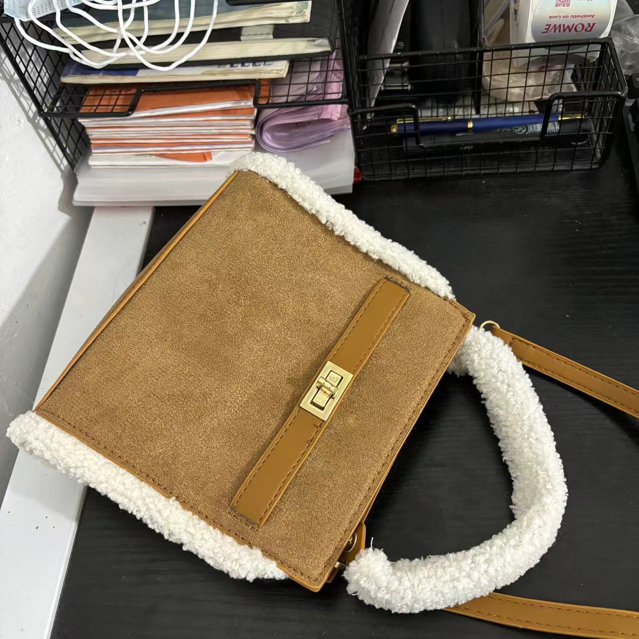 Women's Retro Suede Plush Tote Bag - Large Capacity Versatile Shoulder & Crossbody Bag for Autumn/Winter 2025