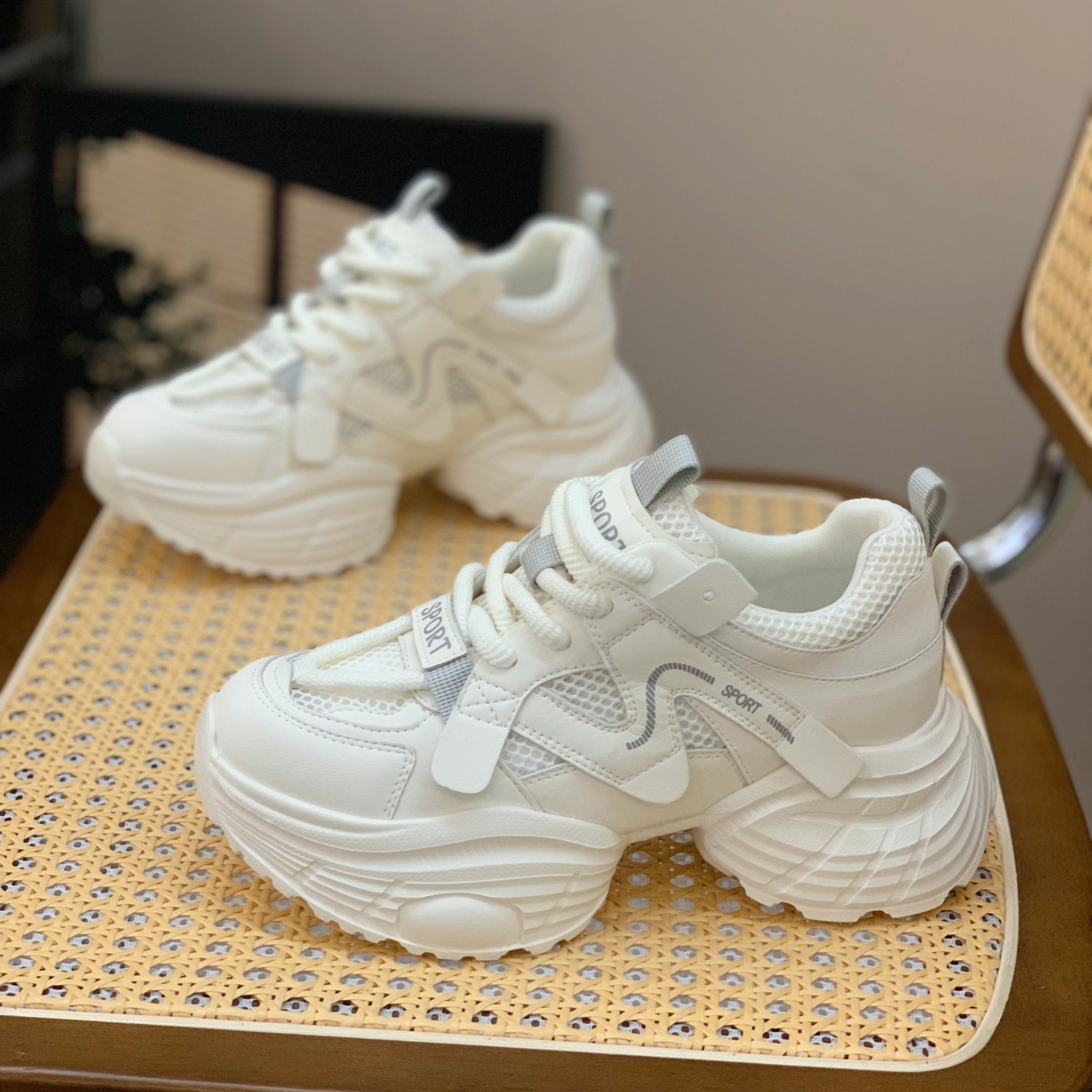 Women’s Retro Thick-Soled Dad Shoes - 6cm Small Size, Breathable Mesh, Genuine Leather, 2025 Spring Casual Sports Footwear Women’s Retro Thick-Soled Dad Shoes - 6cm Small Size, Breathable Mesh, Genuine Leather, 2025 Spring Casual Sports Footwear