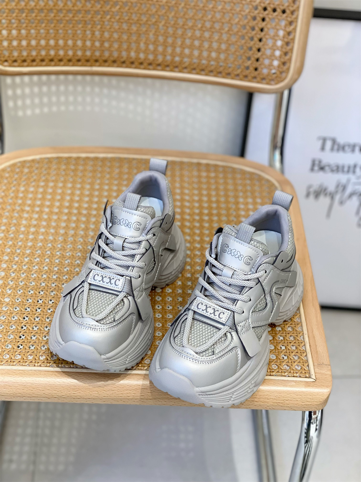 Women’s Retro Thick-Soled Dad Shoes - 6cm Small Size, Breathable Mesh, Genuine Leather, 2025 Spring Casual Sports Footwear Women’s Retro Thick-Soled Dad Shoes - 6cm Small Size, Breathable Mesh, Genuine Leather, 2025 Spring Casual Sports Footwear