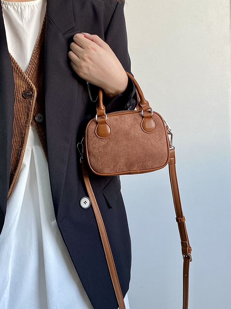 Women's Retro Velvet Pillow Handbag - Spring/Summer Crossbody Bag in Niche Design, Perfect for 2025 Fashion Trends