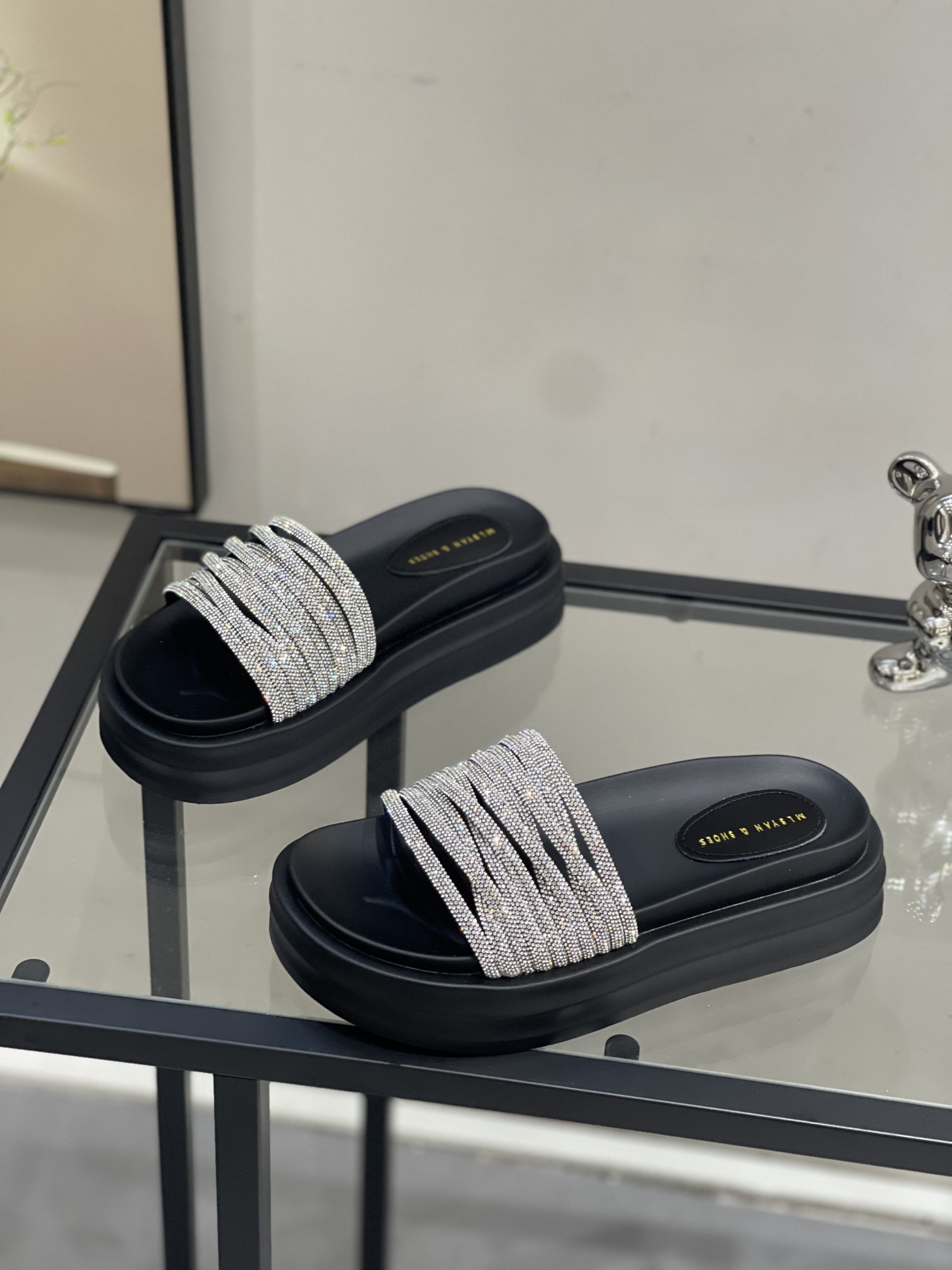 Women's Rhinestone Open-Toe Slide Sandals - 2025 Summer Lightweight Platform Beach Slippers, Versatile Thick-Soled Style