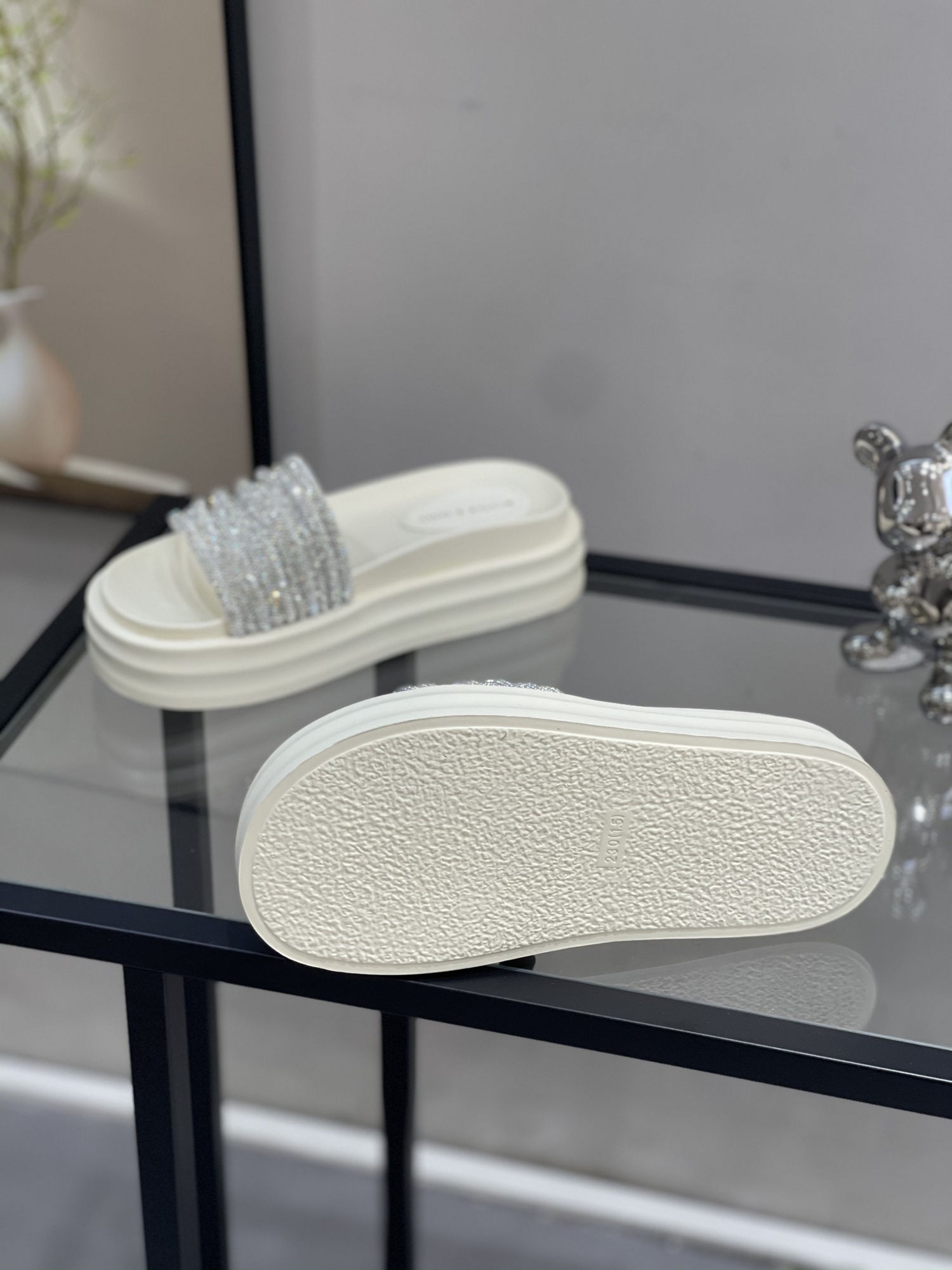 Women's Rhinestone Open-Toe Slide Sandals - 2025 Summer Lightweight Platform Beach Slippers, Versatile Thick-Soled Style Women's Rhinestone Open-Toe Slide Sandals - 2025 Summer Lightweight Platform Beach Slippers, Versatile Thick-Soled Style