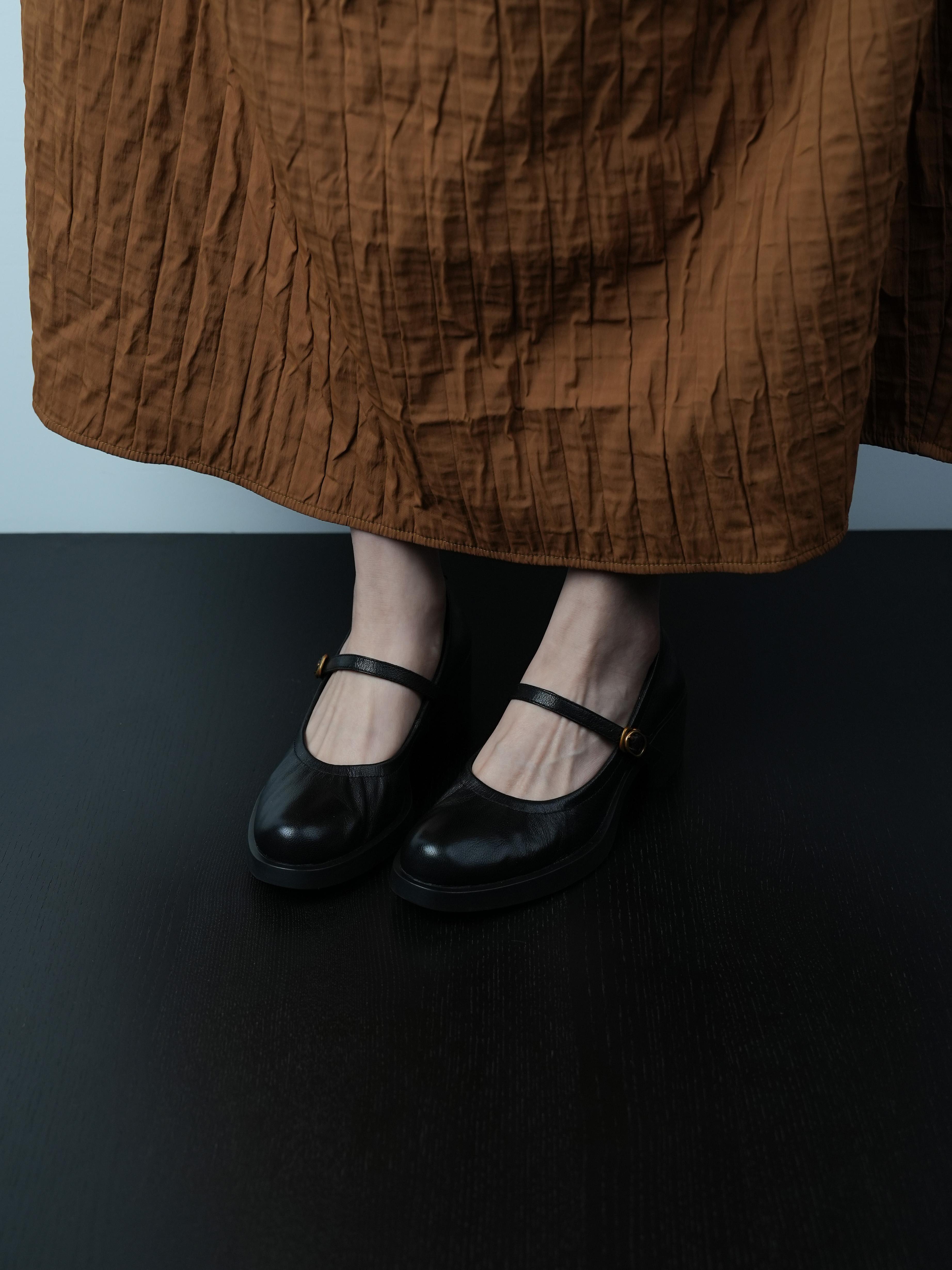 Women's Round-Toe Low-Cut Mid-Heel Soft Leather Mary Jane Shoes with Single Buckle - Elegant Vintage Style Footwear Women's Round-Toe Low-Cut Mid-Heel Soft Leather Mary Jane Shoes with Single Buckle - Elegant Vintage Style Footwear