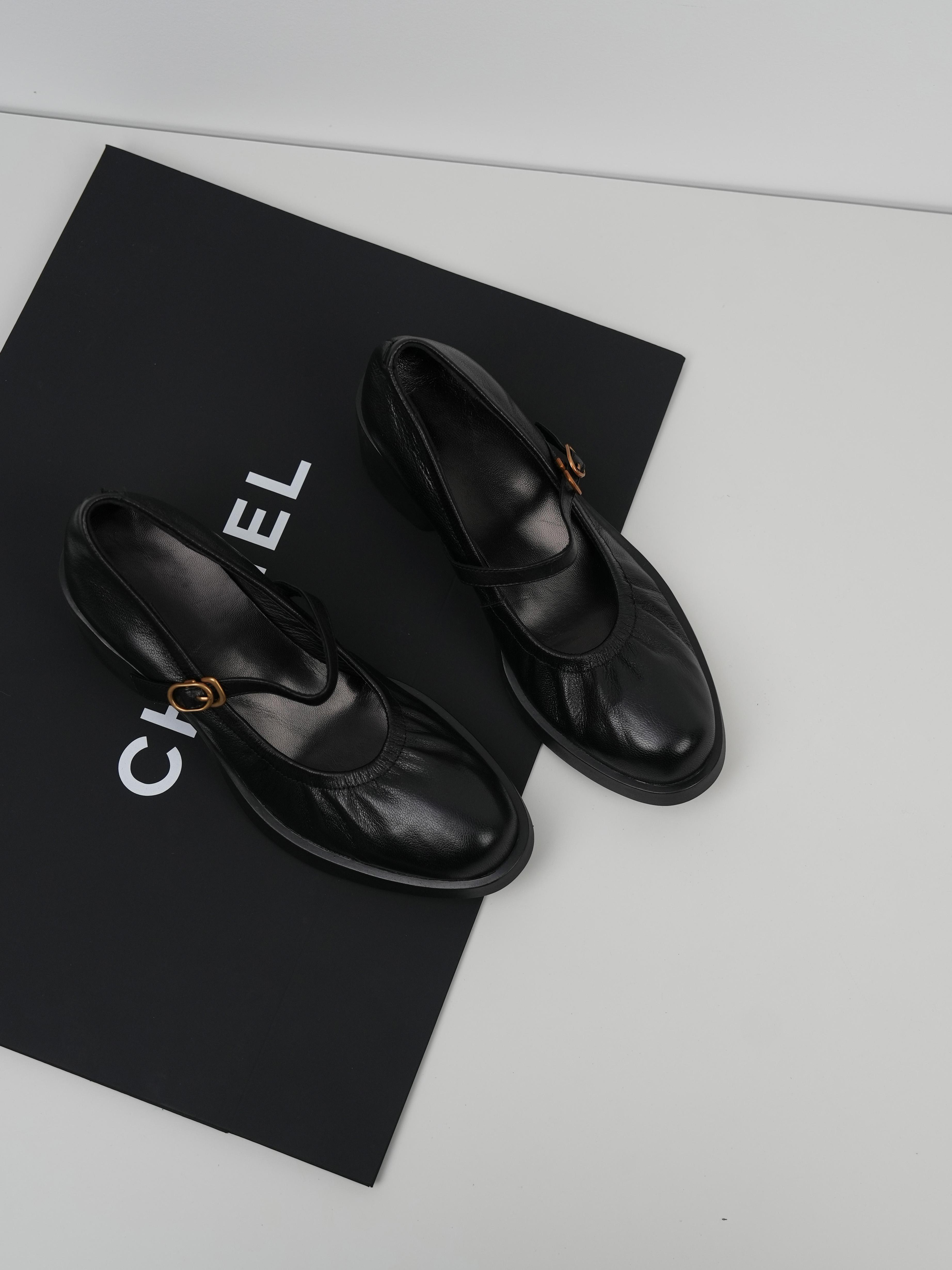 Women's Round-Toe Low-Cut Mid-Heel Soft Leather Mary Jane Shoes with Single Buckle - Elegant Vintage Style Footwear Women's Round-Toe Low-Cut Mid-Heel Soft Leather Mary Jane Shoes with Single Buckle - Elegant Vintage Style Footwear