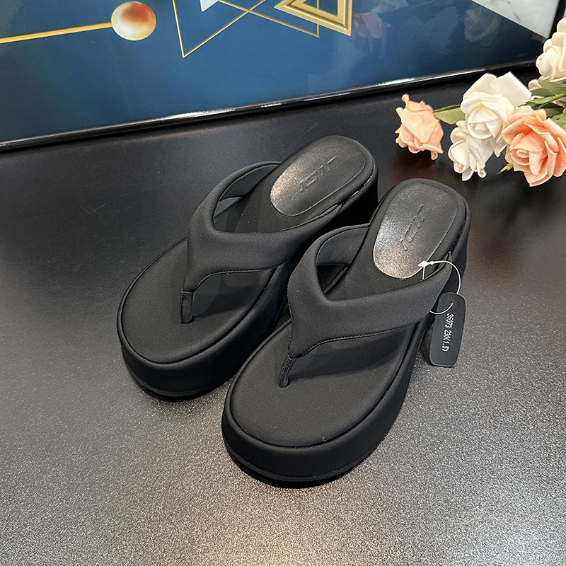 Women's Short-Height Increasing Silver Flip-Flops - 2025 Summer Versatile Sandals for Beach and Casual Wear Women's Short-Height Increasing Silver Flip-Flops - 2025 Summer Versatile Sandals for Beach and Casual Wear