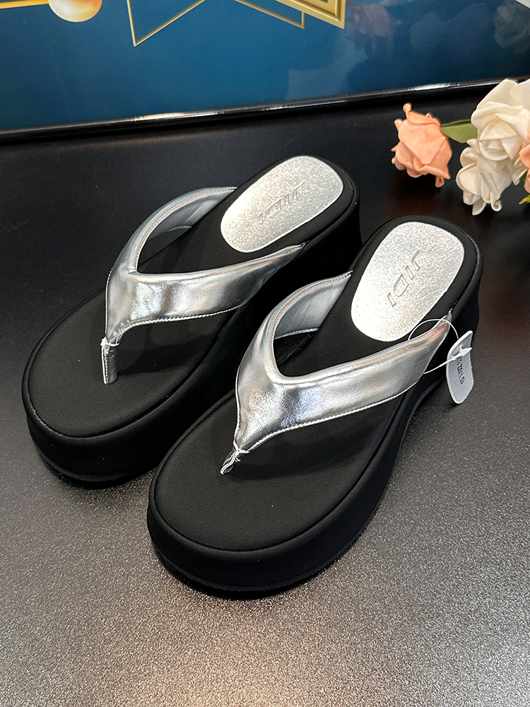 Women's Short-Height Increasing Silver Flip-Flops - 2025 Summer Versatile Sandals for Beach and Casual Wear Women's Short-Height Increasing Silver Flip-Flops - 2025 Summer Versatile Sandals for Beach and Casual Wear