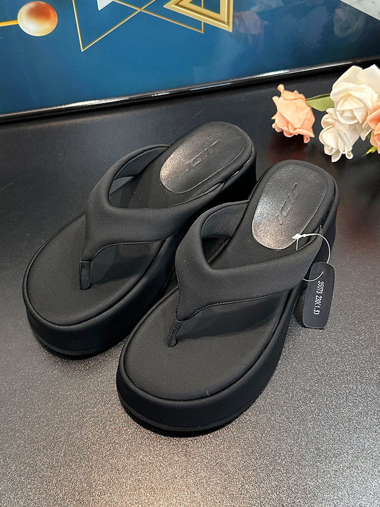 Women's Short-Height Increasing Silver Flip-Flops - 2025 Summer Versatile Sandals for Beach and Casual Wear Women's Short-Height Increasing Silver Flip-Flops - 2025 Summer Versatile Sandals for Beach and Casual Wear