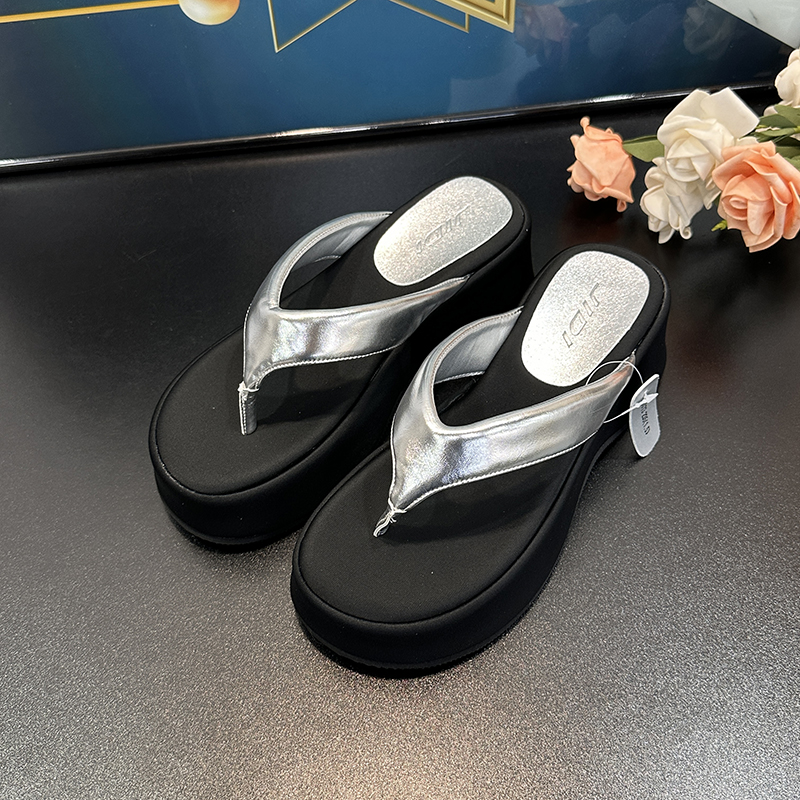 Women's Short-Height Increasing Silver Flip-Flops - 2025 Summer Versatile Sandals for Beach and Casual Wear