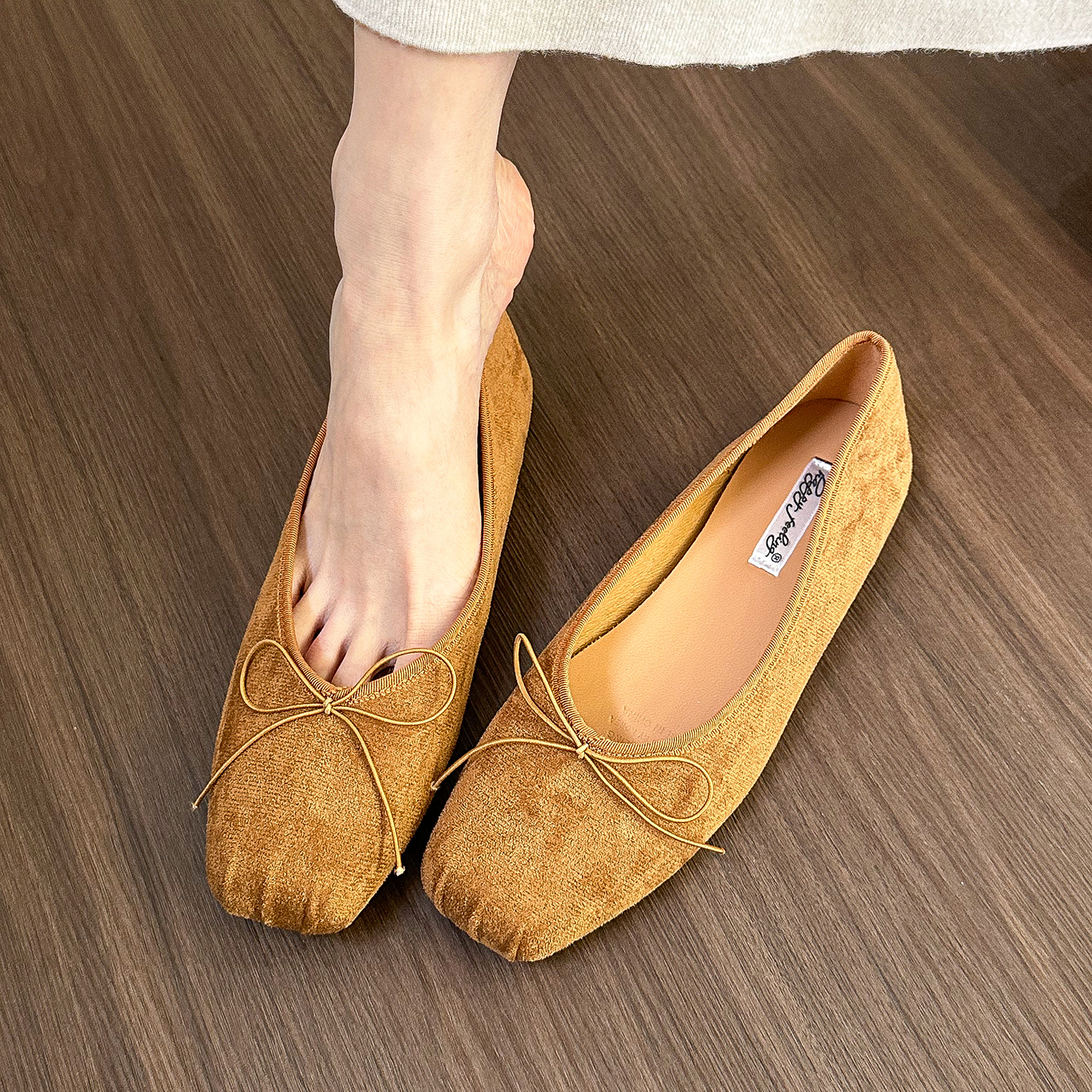 Women's Silver Soft Leather Flat Shoes with Bow - Spring/Summer 2025 Fashion, Chic Style, Comfortable Footwear Women's Silver Soft Leather Flat Shoes with Bow - Spring/Summer 2025 Fashion, Chic Style, Comfortable Footwear