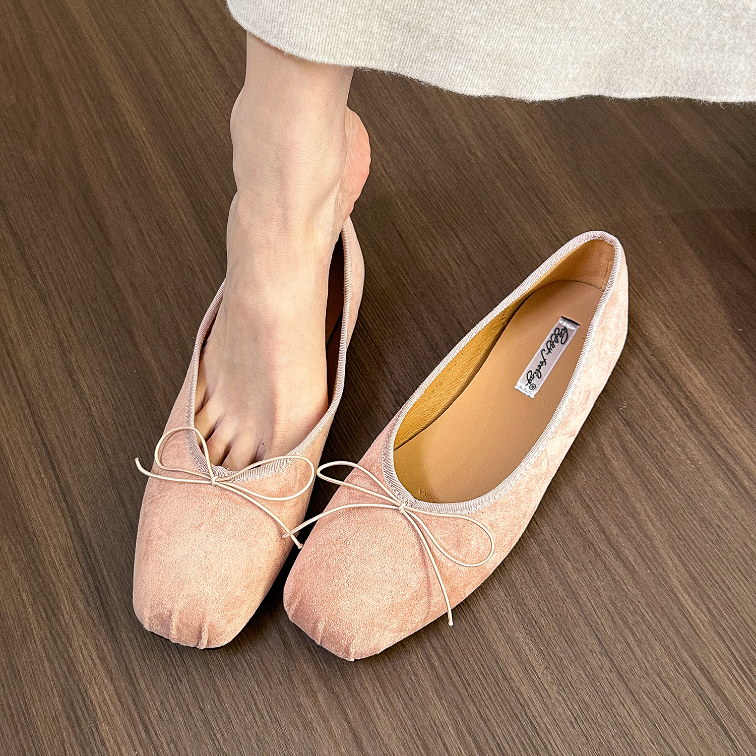 Women's Silver Soft Leather Flat Shoes with Bow - Spring/Summer 2025 Fashion, Chic Style, Comfortable Footwear Women's Silver Soft Leather Flat Shoes with Bow - Spring/Summer 2025 Fashion, Chic Style, Comfortable Footwear
