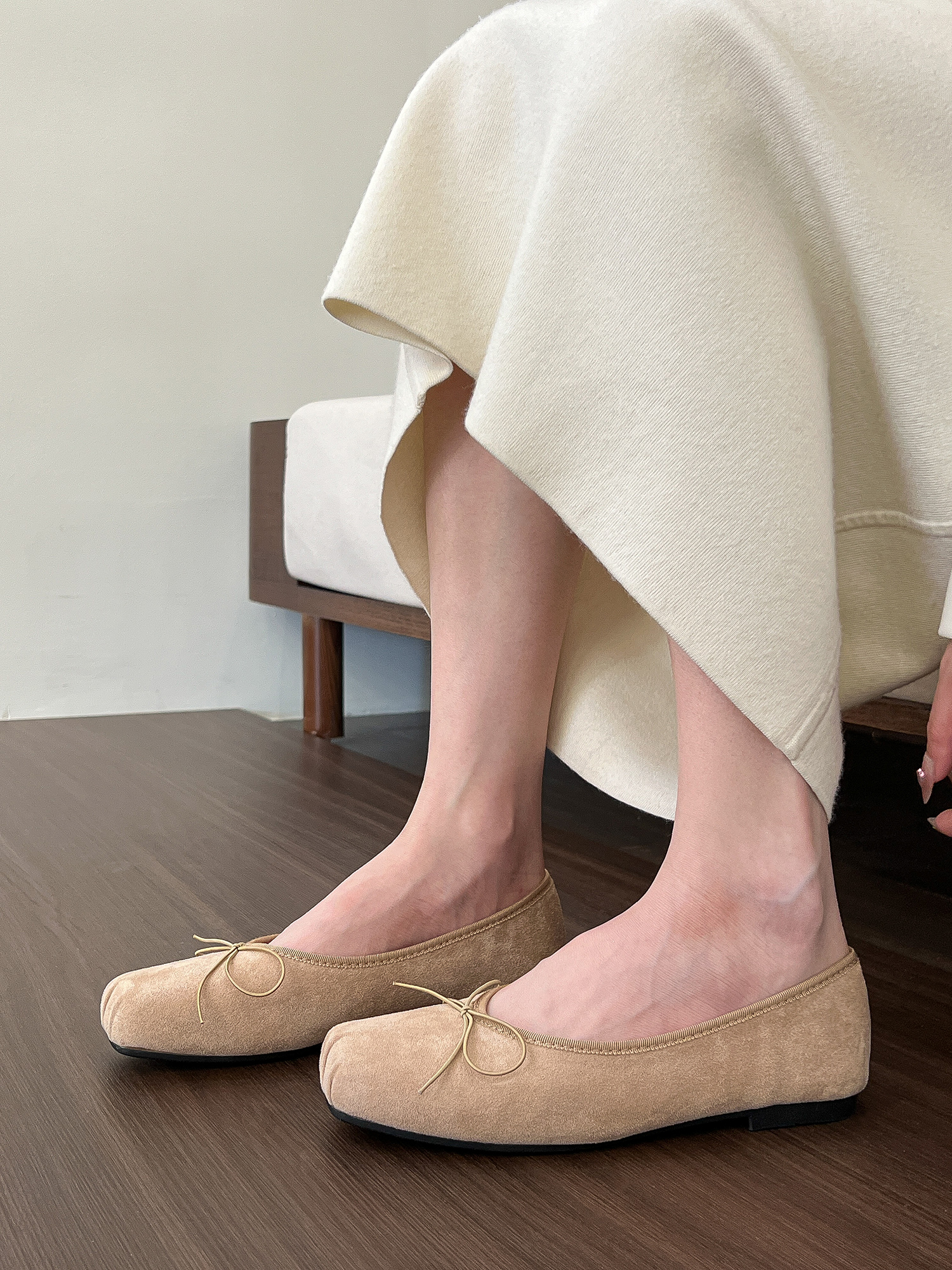 Women's Silver Soft Leather Flat Shoes with Bow - Spring/Summer 2025 Fashion, Chic Style, Comfortable Footwear Women's Silver Soft Leather Flat Shoes with Bow - Spring/Summer 2025 Fashion, Chic Style, Comfortable Footwear