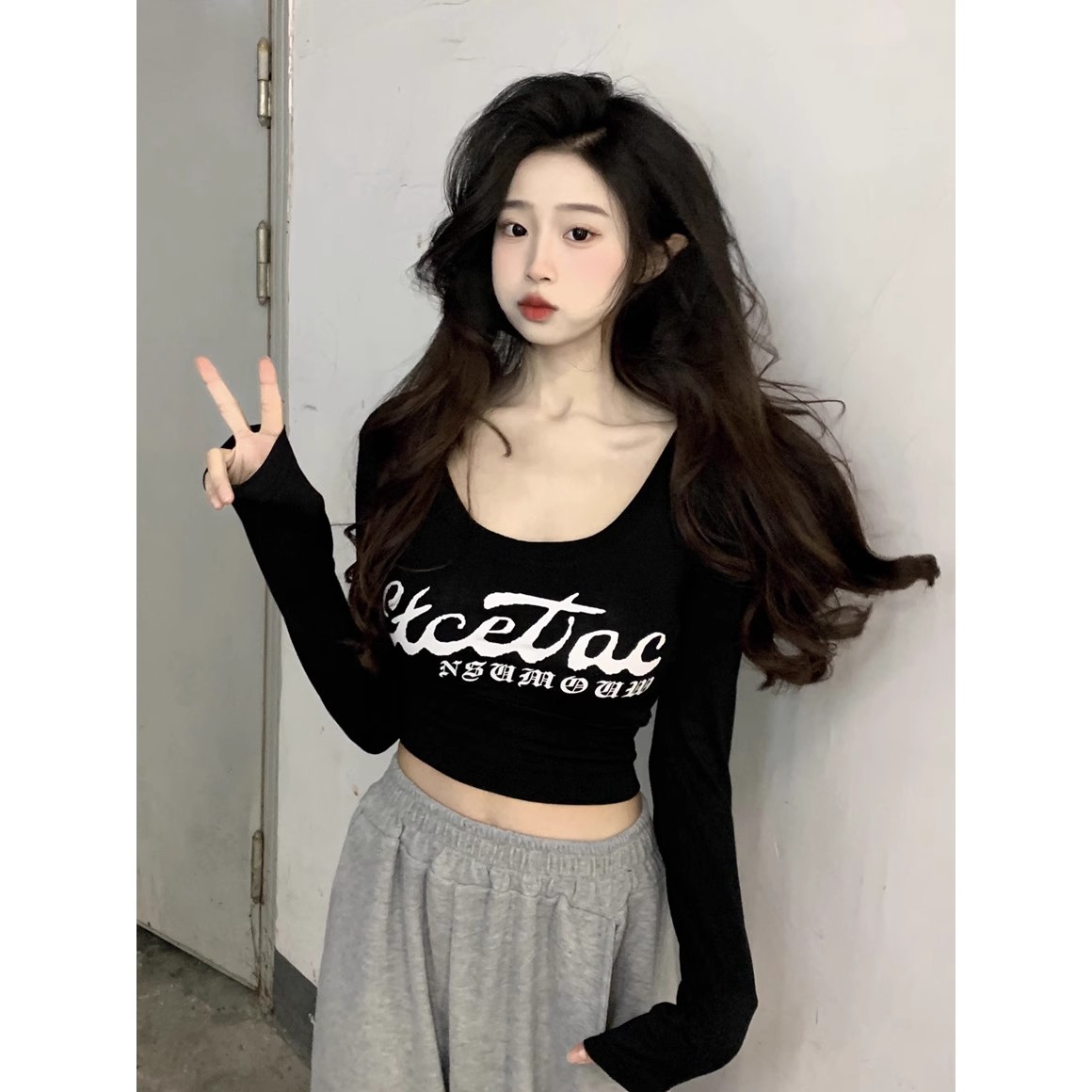 Women's Slim Fit Long Sleeve Jazz Dance Top - White Performance T-Shirt for Spring and Autumn, Perfect for Group Performances Women's Slim Fit Long Sleeve Jazz Dance Top - White Performance T-Shirt for Spring and Autumn, Perfect for Group Performances