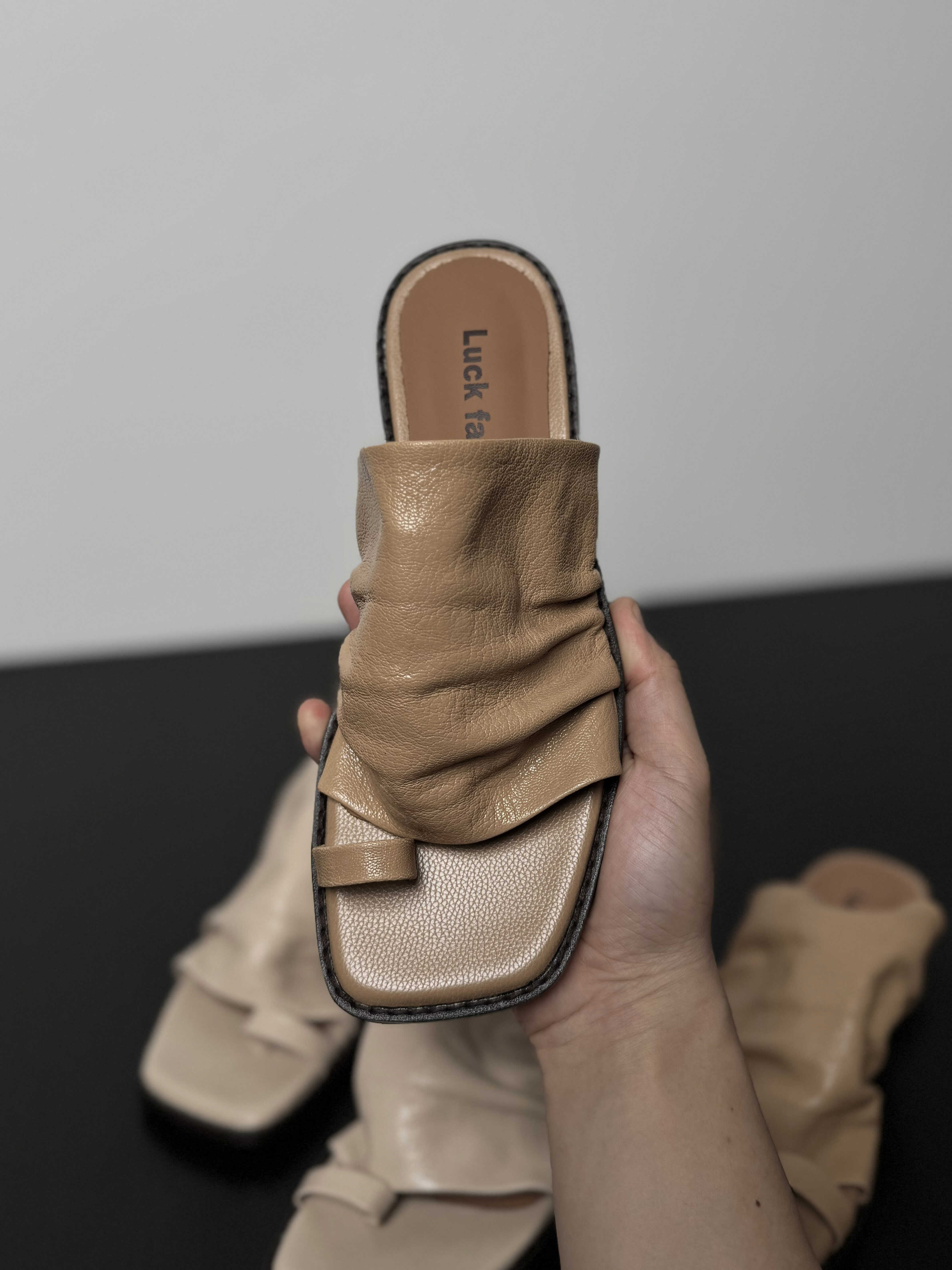 Women's Soft Lambskin Thong Sandals - Wrinkled Design, Slip-On Summer Outdoor Flat Sandals, 2025 Fashion Trend Women's Soft Lambskin Thong Sandals - Wrinkled Design, Slip-On Summer Outdoor Flat Sandals, 2025 Fashion Trend