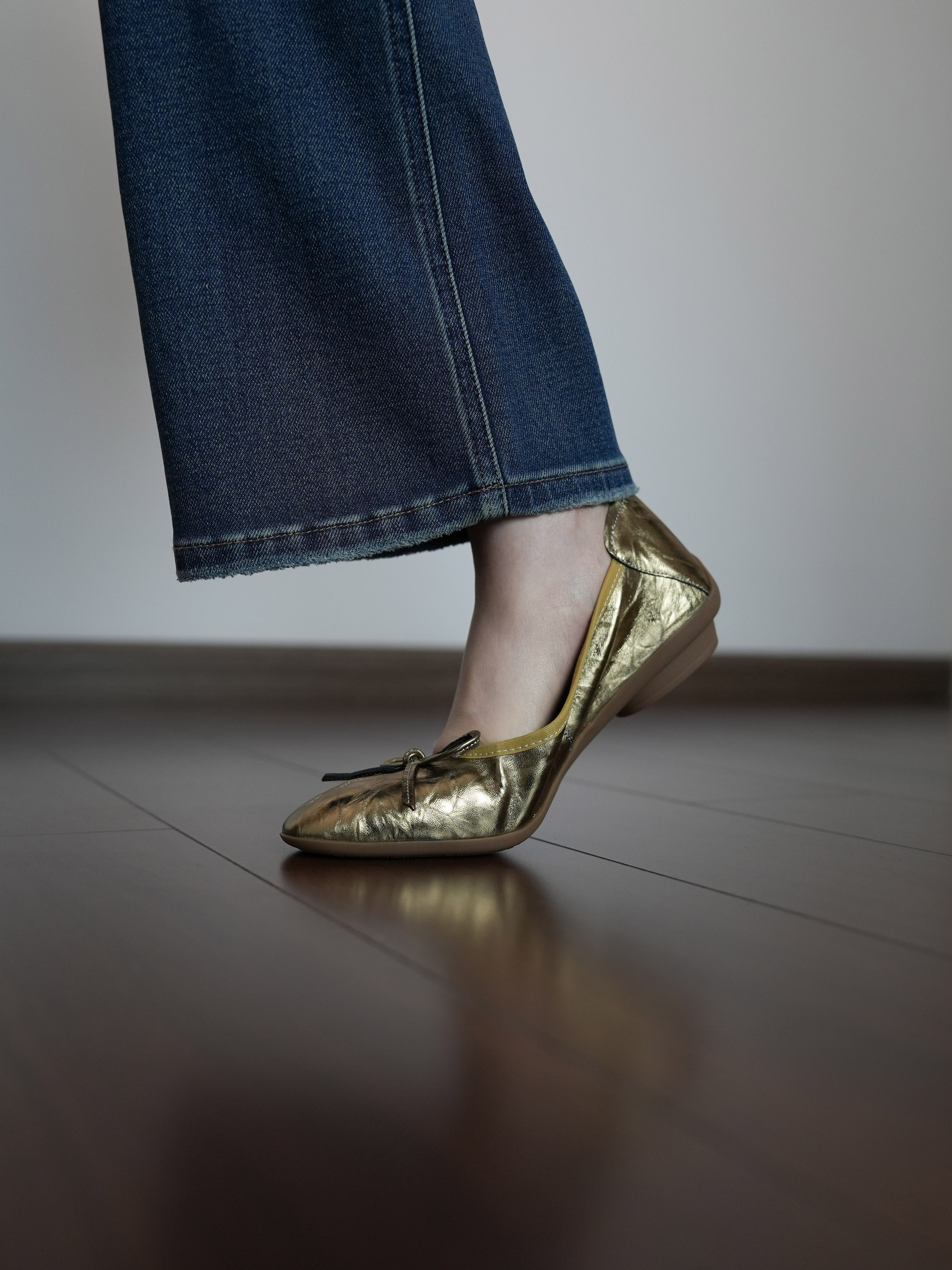 Women's Spring Gold Flat Low-Heeled Loafers with Bow - Ultra-Soft Commuting Shoes for Everyday Style Women's Spring Gold Flat Low-Heeled Loafers with Bow - Ultra-Soft Commuting Shoes for Everyday Style