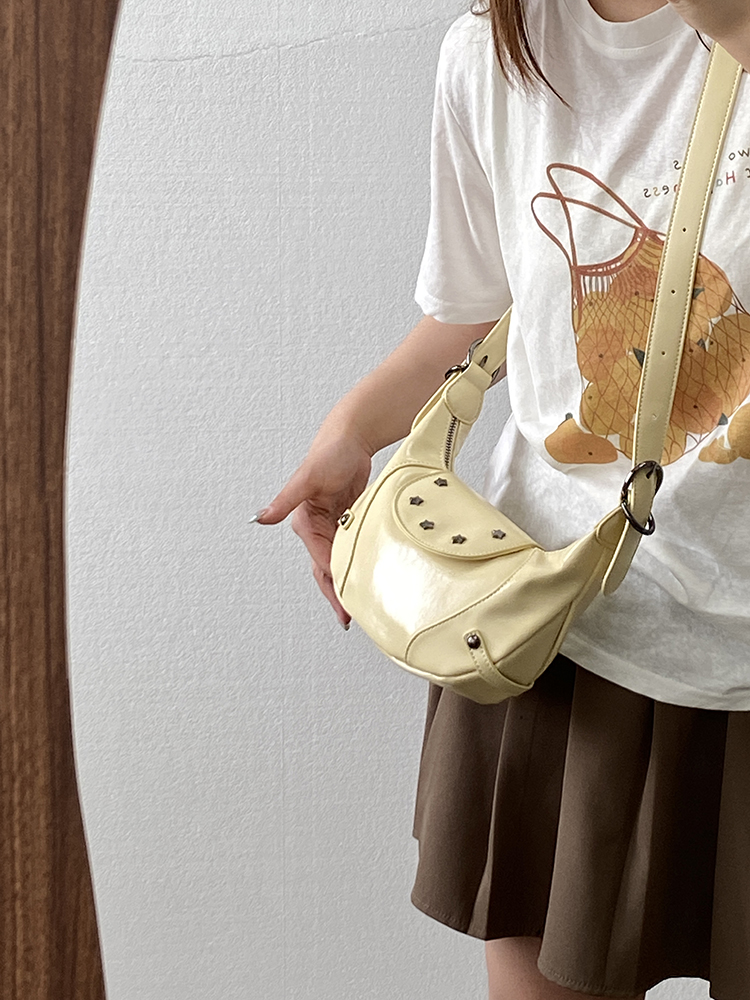 Women's Spring Summer Saddle Bag - Niche Design Underarm Crossbody Bag for a Trendy Dopamine Aesthetic Women's Spring Summer Saddle Bag - Niche Design Underarm Crossbody Bag for a Trendy Dopamine Aesthetic