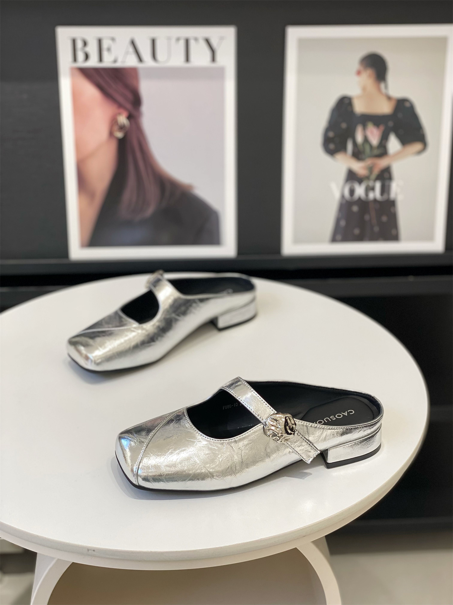 Women's Square-Toed Half Slippers - 2025 Summer Style, Versatile Soft Sole, Low Heel, Elegant and Simple Design Women's Square-Toed Half Slippers - 2025 Summer Style, Versatile Soft Sole, Low Heel, Elegant and Simple Design