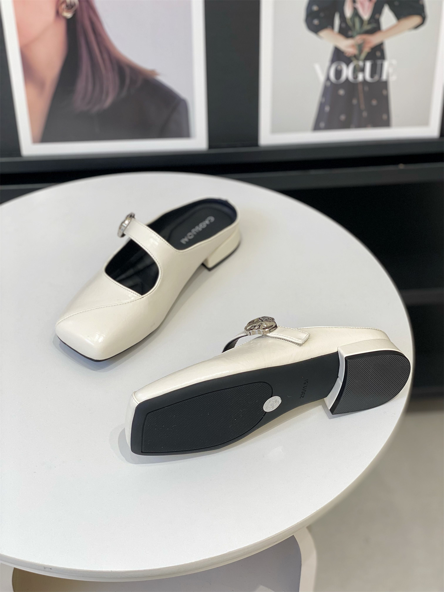 Women's Square-Toed Half Slippers - 2025 Summer Style, Versatile Soft Sole, Low Heel, Elegant and Simple Design Women's Square-Toed Half Slippers - 2025 Summer Style, Versatile Soft Sole, Low Heel, Elegant and Simple Design