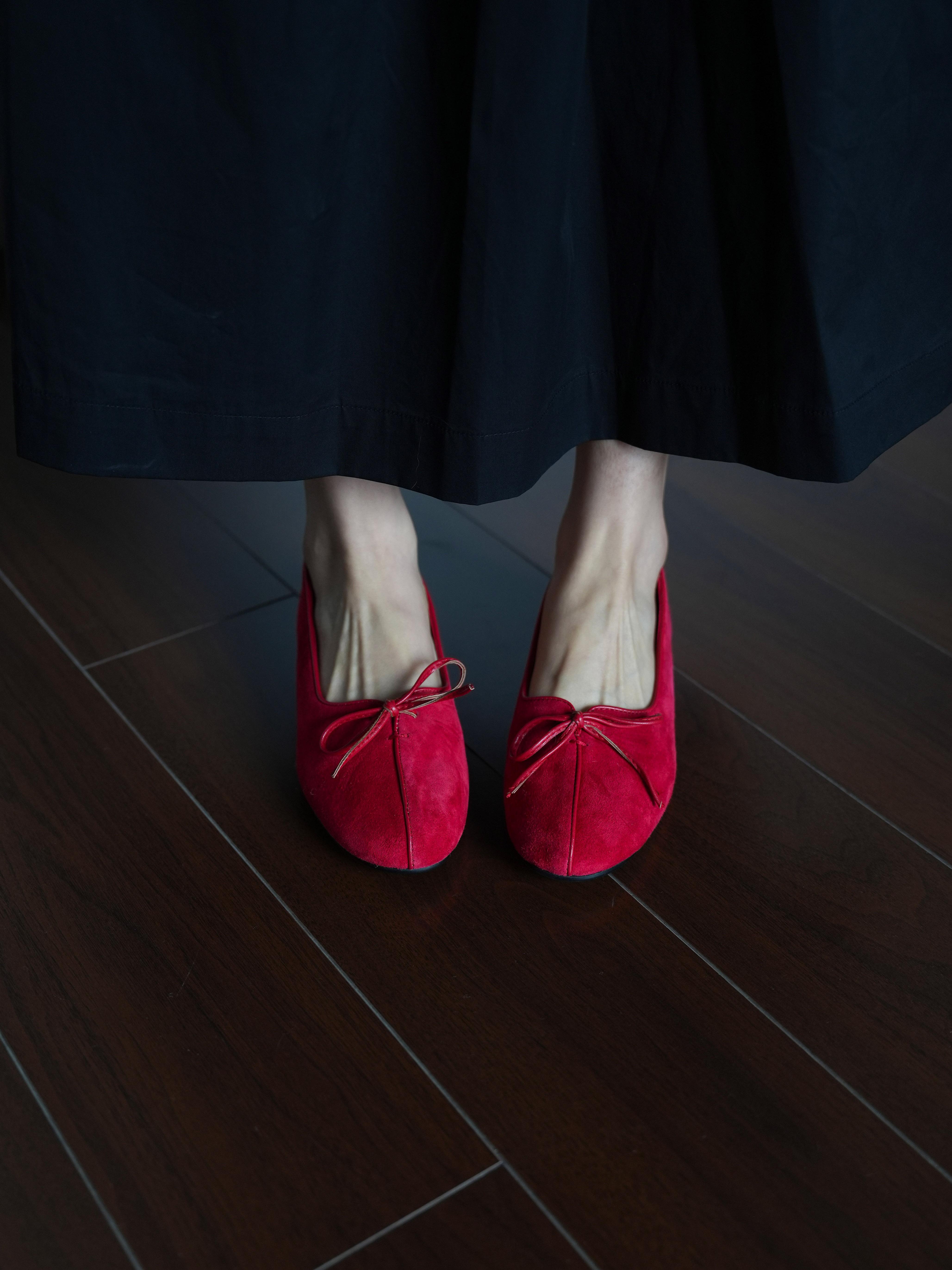 Womenâ€™s Suede Round Toe Bow Flat Shoes - Simple & Comfortable Spring Style for All Seasons