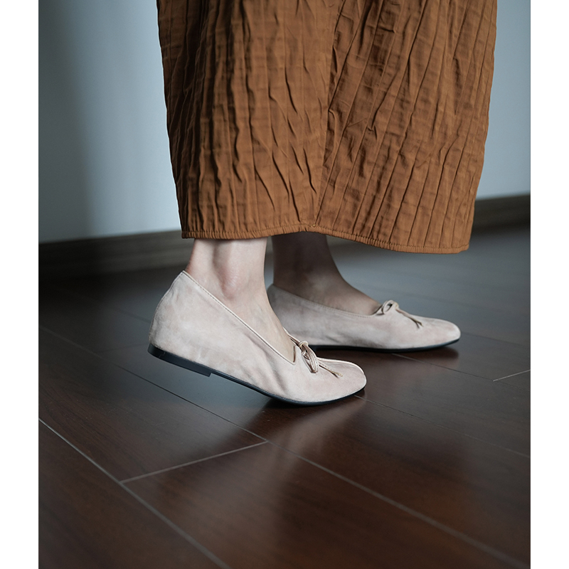 Women’s Suede Round Toe Bow Flat Shoes - Simple & Comfortable Spring Style for All Seasons Women’s Suede Round Toe Bow Flat Shoes - Simple & Comfortable Spring Style for All Seasons