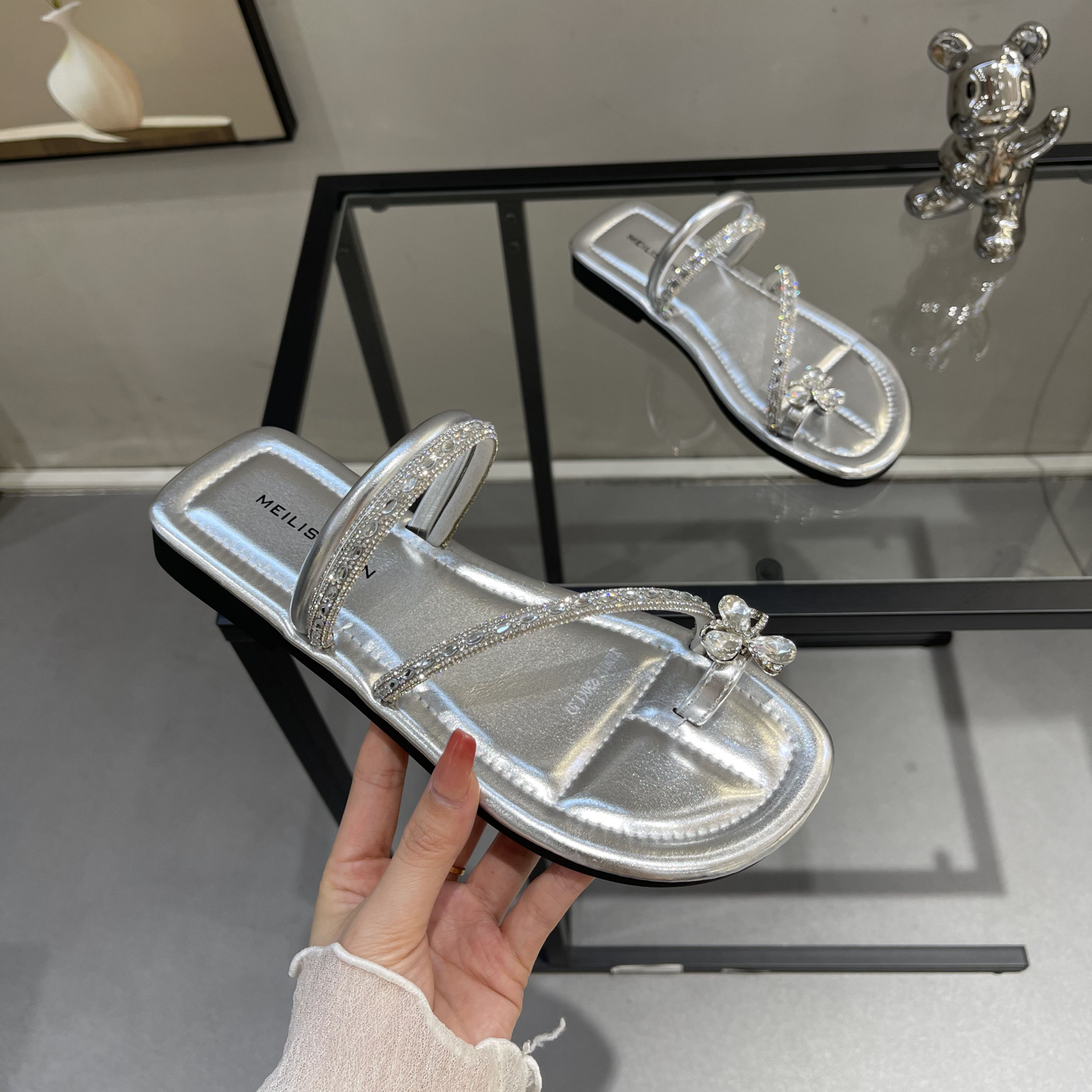 Women's Summer Low-Heeled Rhinestone Roman Sandals with Toe Loop - 2025 Fairy Vibe Outdoor Flip-Flops for Gentle Temperament Women's Summer Low-Heeled Rhinestone Roman Sandals with Toe Loop - 2025 Fairy Vibe Outdoor Flip-Flops for Gentle Temperament