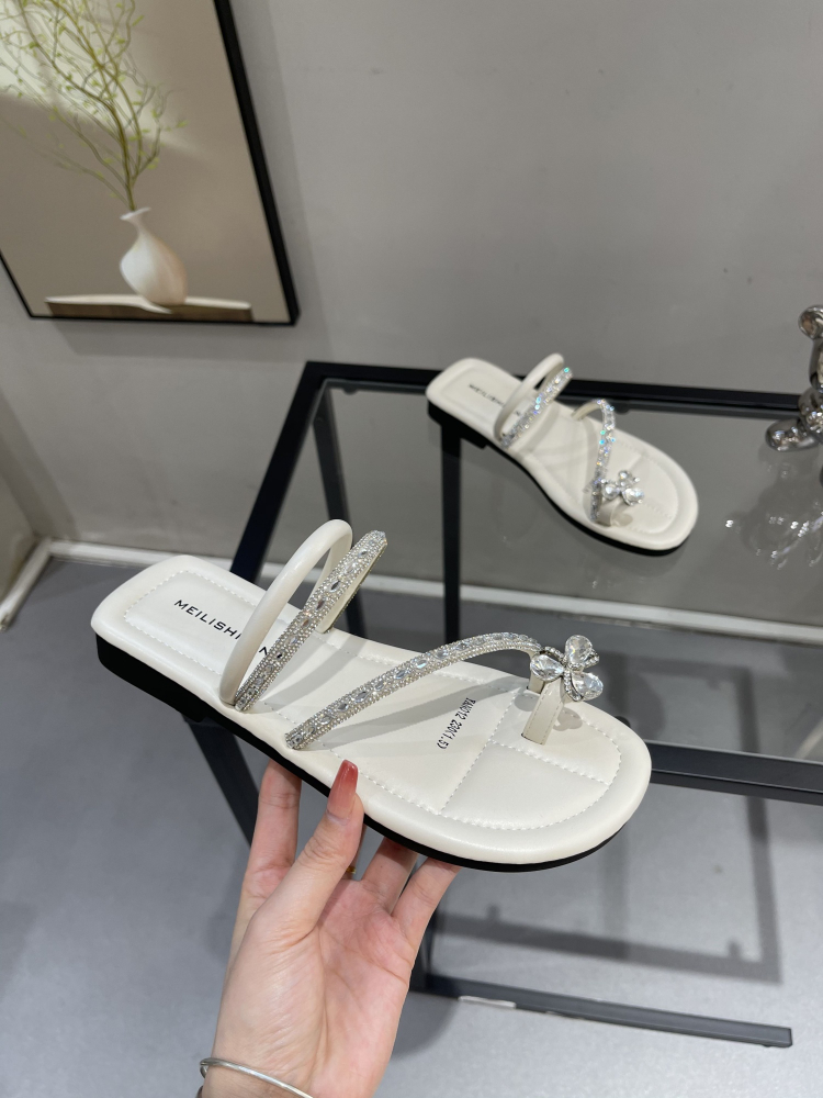 Women's Summer Low-Heeled Rhinestone Roman Sandals with Toe Loop - 2025 Fairy Vibe Outdoor Flip-Flops for Gentle Temperament