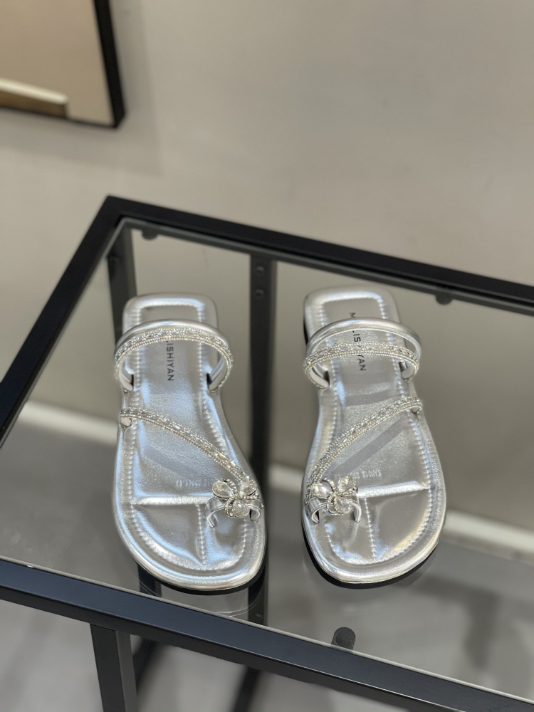 Women's Summer Low-Heeled Rhinestone Roman Sandals with Toe Loop - 2025 Fairy Vibe Outdoor Flip-Flops for Gentle Temperament Women's Summer Low-Heeled Rhinestone Roman Sandals with Toe Loop - 2025 Fairy Vibe Outdoor Flip-Flops for Gentle Temperament