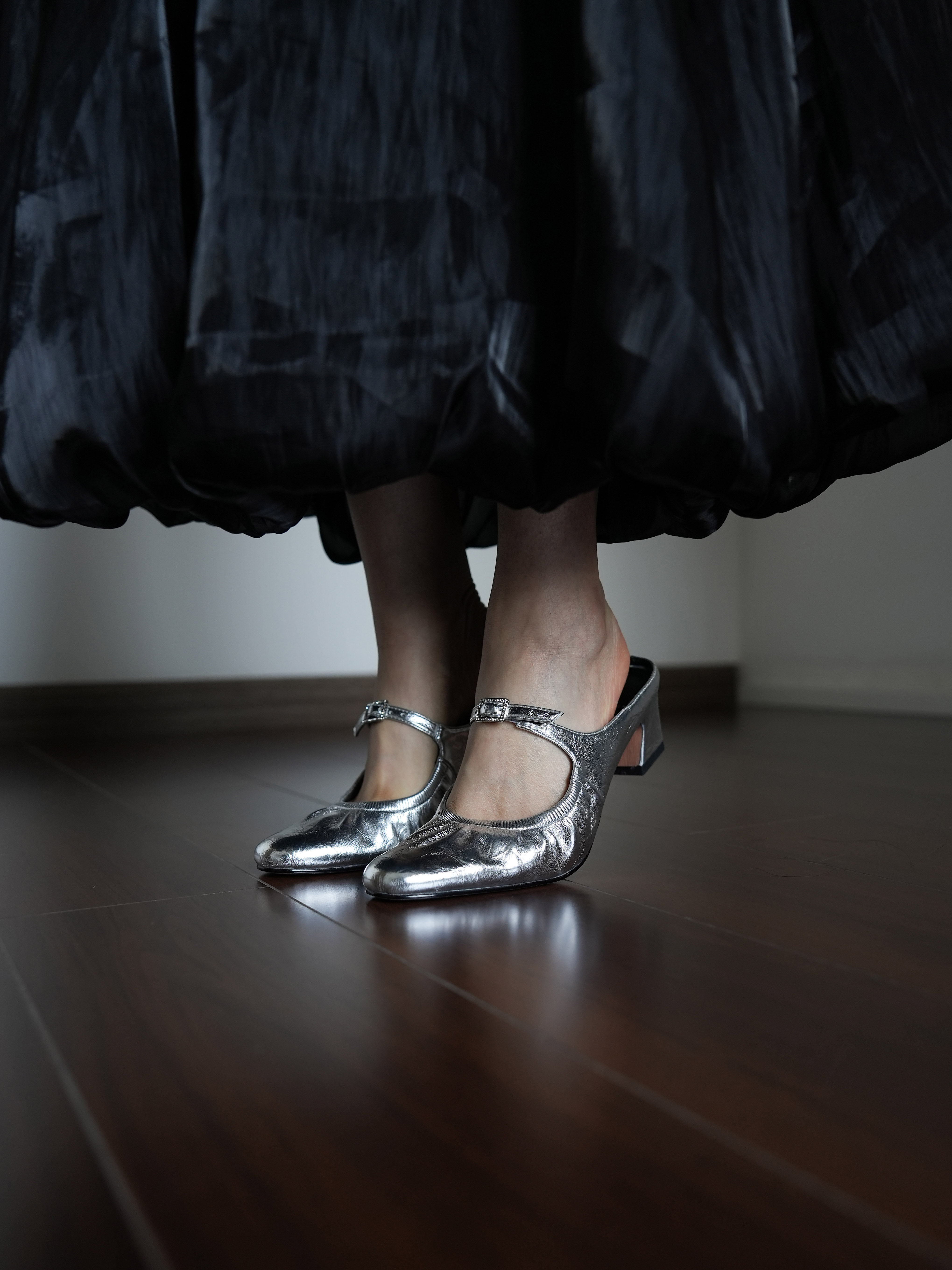 Women's Summer Open-Toe Chunky Heel Slippers - White Half-Drag Silver Sandals for Vacation Style & Casual Comfort Women's Summer Open-Toe Chunky Heel Slippers - White Half-Drag Silver Sandals for Vacation Style & Casual Comfort