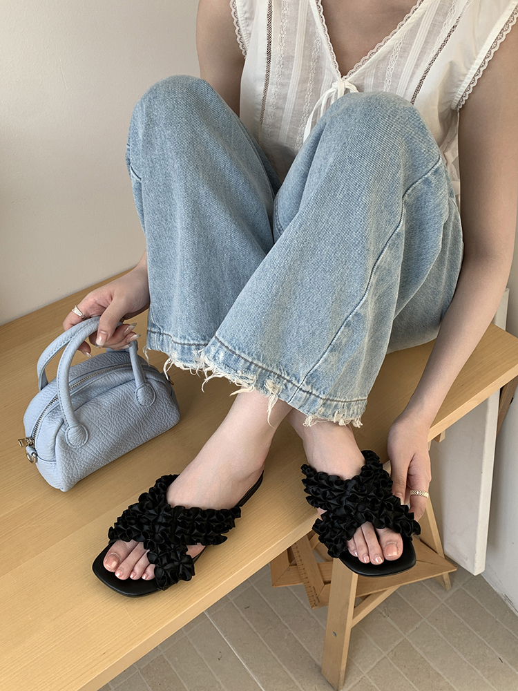 Women's Summer Open-Toe Flat Sandals - Slip-On Cross Strap Design for Skirts - Stylish Outdoor Slippers for 2025