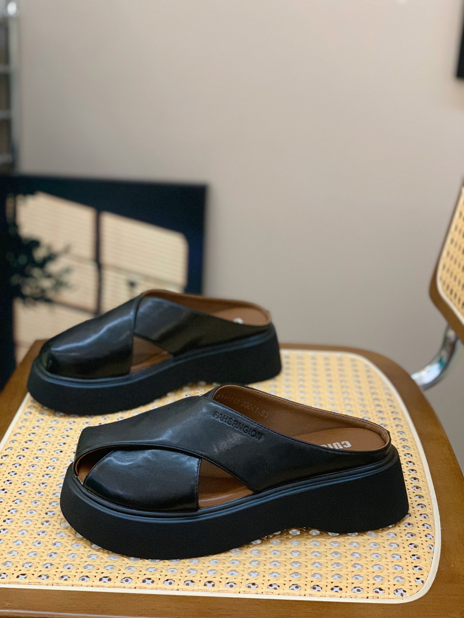 Women's Thick-Soled Open-Toe Half Slippers - 2025 Summer Versatile Slip-On Breathable Woven Shoes